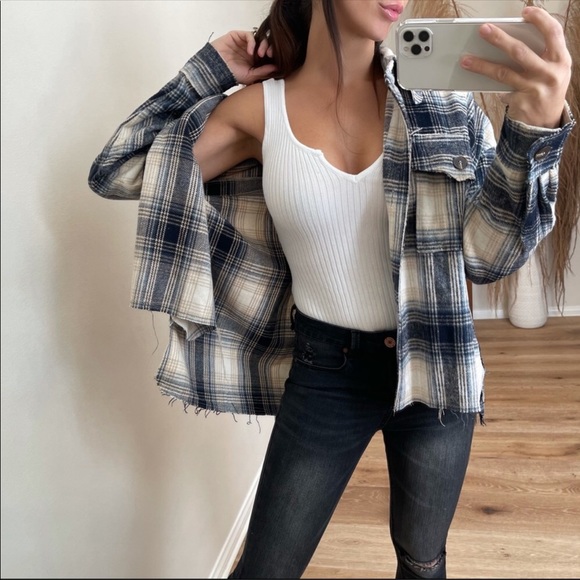 🆕🔄 Reposh Grace Distressed Plaid Jacket | Navy - Picture 6 of 10